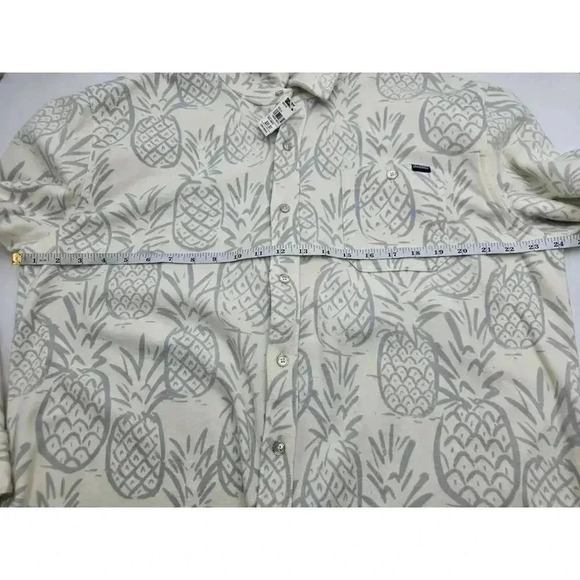Chubbies Men's L Long Sleeve Relaxed-Fit Pineapple Double-Knit Button-Up Shirt - Picture 3 of 7